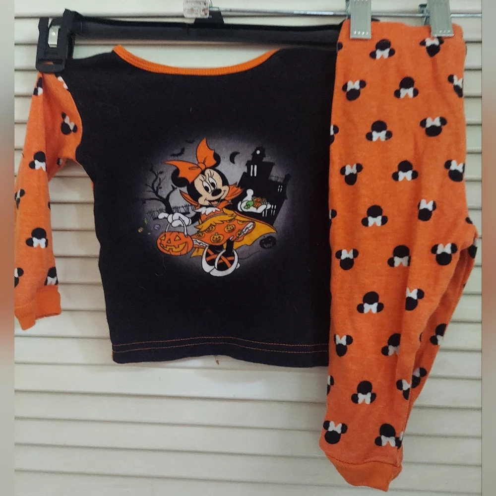 ⭐️ 5/$30 Minnie Mouse Halloween pajamas, 18 months